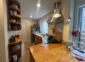1471 Beacon St, Unit 2 in Brookline, MA - Foto de edificio - Building Photo