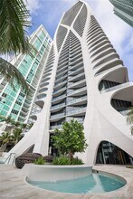 1000 Biscayne Blvd in Miami, FL - Building Photo - Building Photo