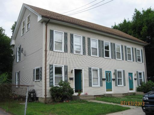 45 School St, Unit C in Killingly, CT - Foto de edificio - Building Photo