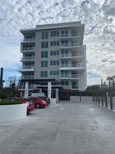 920 N Osceola Ave, Unit 405 in Clearwater, FL - Foto de edificio - Building Photo