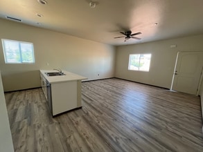 5507 Longview Dr in Paradise, CA - Foto de edificio - Building Photo