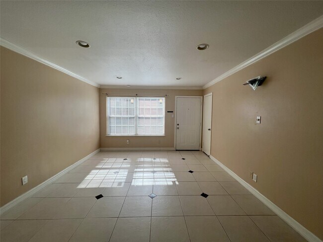 5550 N Braeswood Blvd in Houston, TX - Building Photo - Building Photo