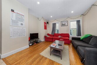 226 Calumet St, Unit 2E in Boston, MA - Building Photo - Building Photo