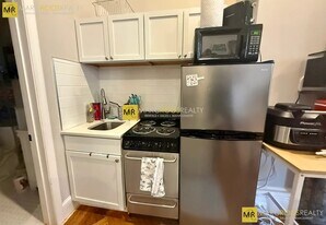 335 Beacon St, Unit 2R in Boston, MA - Building Photo