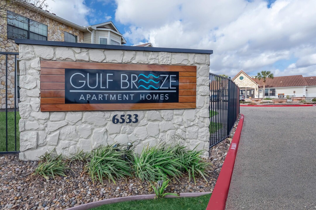 Gulf Breeze Apartments in Corpus Christi, TX - Foto de edificio