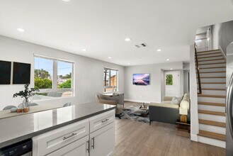 11637 Kittridge St in North Hollywood, CA - Building Photo - Building Photo