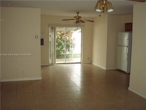 1960 NE 56th St, Unit 3 in Fort Lauderdale, FL - Building Photo - Building Photo