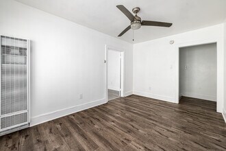 5139 Melrose Avenue in Los Angeles, CA - Foto de edificio - Interior Photo