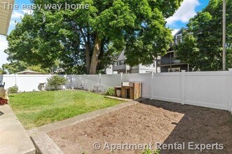 38 George St, Unit #1 in Medford, MA - Building Photo - Building Photo