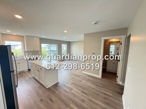 8857 Granite Ct in Woodbury, MN - Building Photo - Building Photo