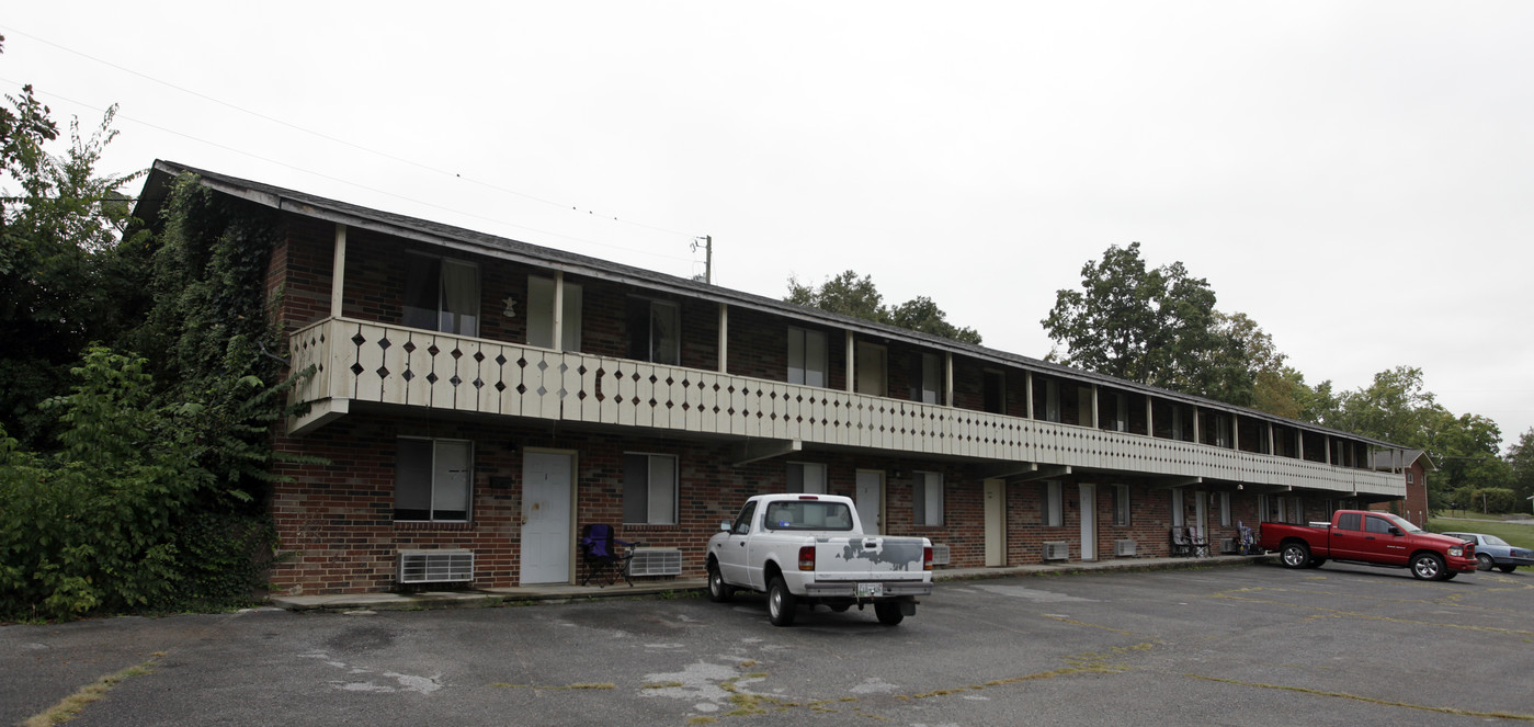 505 Crofford St in Sevierville, TN - Building Photo