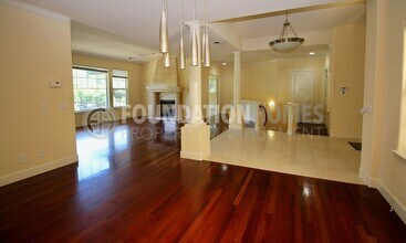 6 Leona Dr in San Rafael, CA - Building Photo - Building Photo