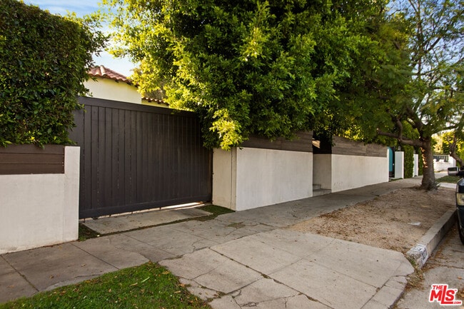 0 N Edinburgh Ave in West Hollywood, CA - Building Photo - Building Photo