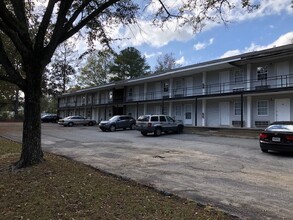 124 W Peacock St in Cochran, GA - Building Photo - Building Photo