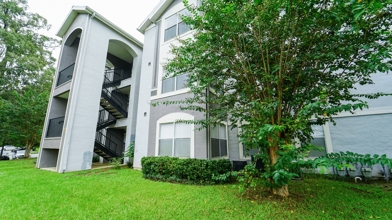 Glen Oaks Apartments in Tallahassee, FL - Building Photo