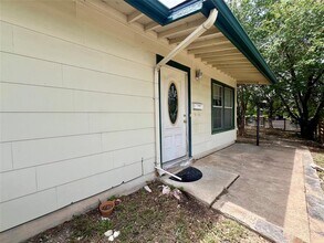 401 Philco Dr in Austin, TX - Building Photo - Building Photo