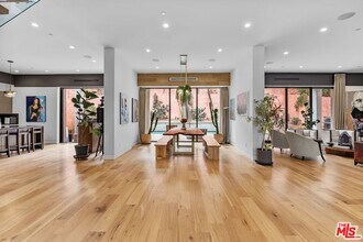 3553 Alana Dr in Los Angeles, CA - Building Photo - Building Photo
