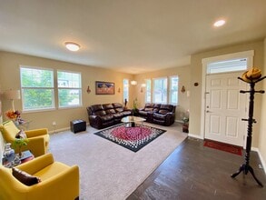 Welcome to the Claremont community in the Renton Highlands! in Renton, WA - Building Photo - Building Photo