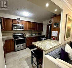 20 Mississauga Vly Blvd in Mississauga, ON - Building Photo - Building Photo