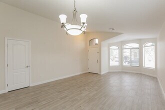 4715 W Harwell Rd in Phoenix, AZ - Building Photo - Building Photo