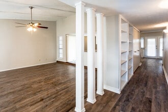 9301 Pollard St in Rowlett, TX - Foto de edificio - Building Photo