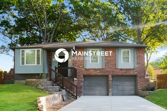 property at 816 NW Buckingham Pl