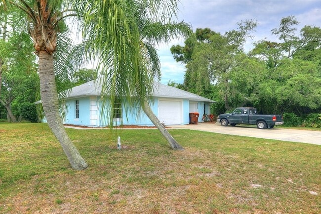 11187 Airport Dr in Sebastian, FL - Foto de edificio - Building Photo
