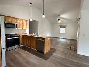 20510 Wooded Hollow Cir in Chugiak, AK - Building Photo - Building Photo
