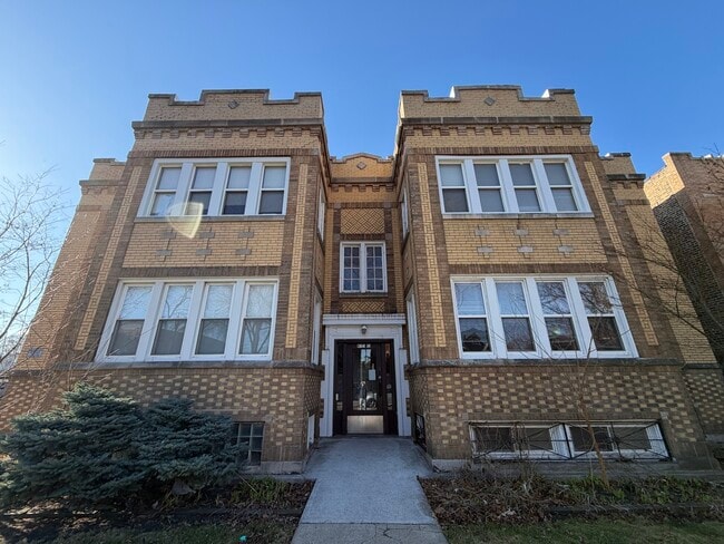 property at 4101 W Nelson St