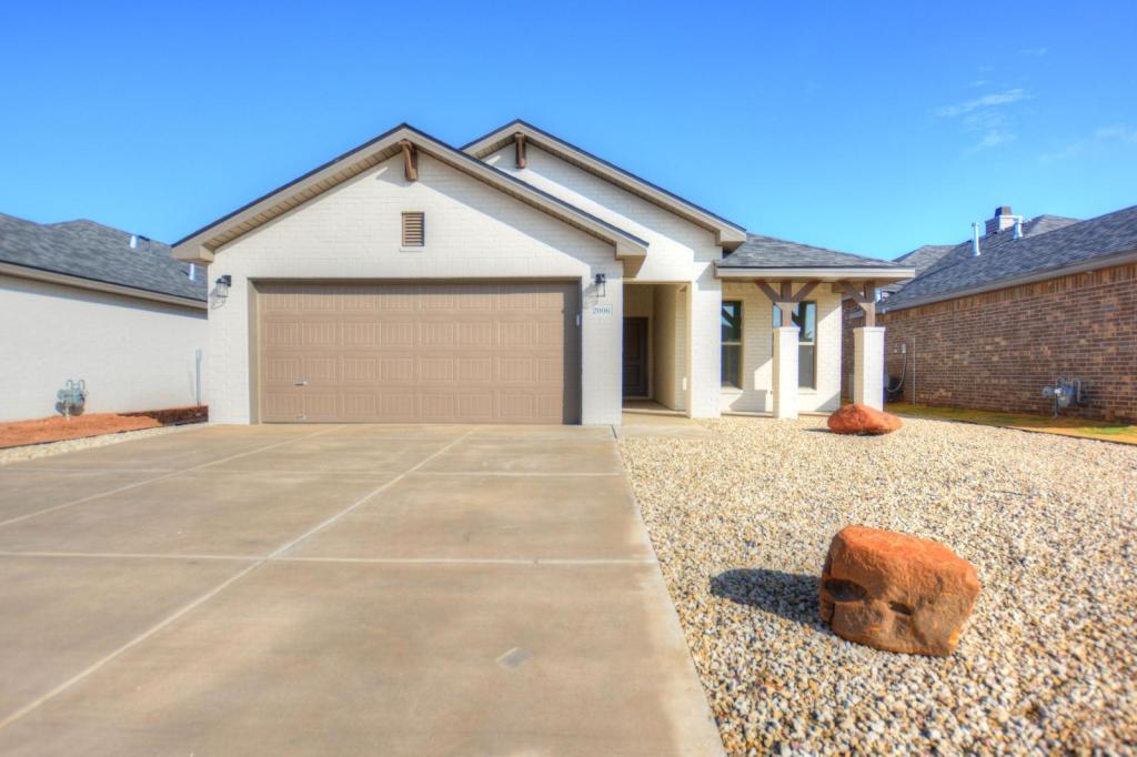 2006 132nd St in Lubbock, TX - Building Photo