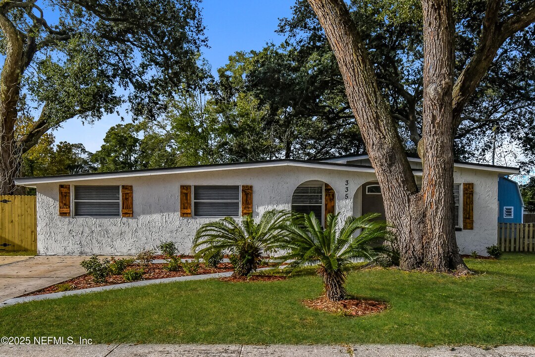 335 Bonnlyn Dr in Orange Park, FL - Building Photo
