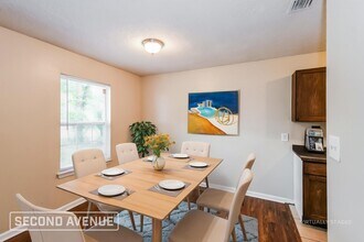 8825 6th Ave in Jacksonville, FL - Foto de edificio - Building Photo