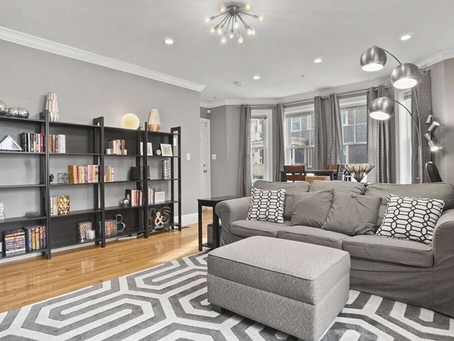 10 Romsey St in Boston, MA - Building Photo