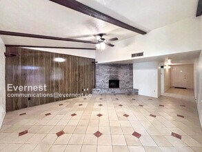 5538 W Ridgecreek Dr in Houston, TX - Building Photo - Building Photo