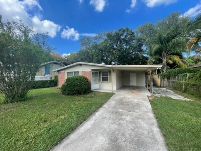 property at 1206 E Ida St