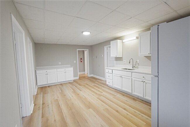 175 School St in Putnam, CT - Building Photo - Building Photo