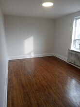 737 Kingston Rd in Toronto, ON - Building Photo - Building Photo