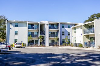 Oakland Terrace in Jacksonville, FL - Foto de edificio - Building Photo
