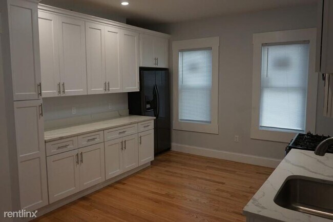 194 Fellsway W-Unit -Apt. 2 in Medford, MA - Building Photo - Building Photo
