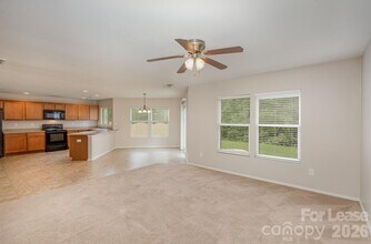 6442 Ridgeview Commons Dr in Charlotte, NC - Building Photo - Building Photo