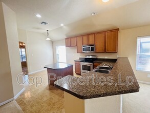 8703 Jogeva Way in San Antonio, TX - Foto de edificio - Building Photo