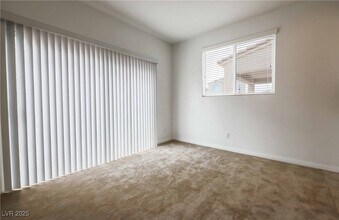 11586 Monte Isola St in Las Vegas, NV - Building Photo - Building Photo