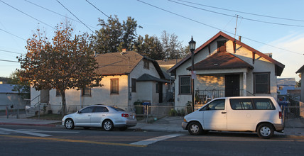 200-210 1/2 N Avenue 58 in Los Angeles, CA - Foto de edificio - Building Photo