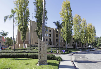 Villa Vicenza in San Diego, CA - Foto de edificio - Building Photo