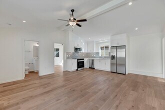 1012 W Walnut St, Unit #2 in Santa Ana, CA - Building Photo - Building Photo