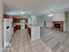 13301 SW 2nd St in Yukon, OK - Foto de edificio - Building Photo