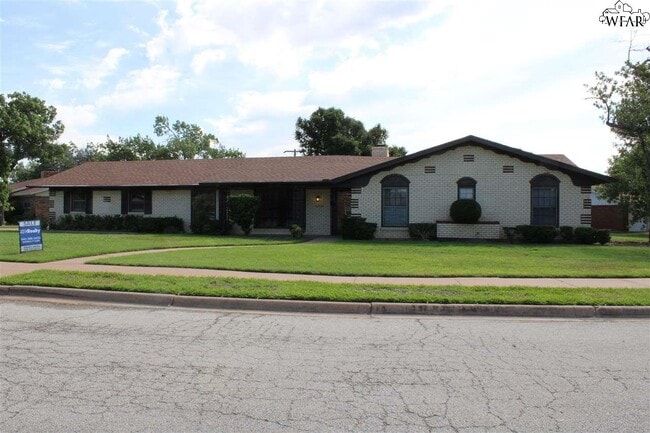property at 4509 Kenwood St