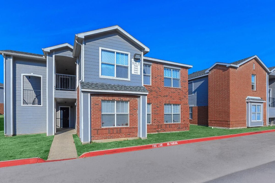 Villas of Sorrento Apartments in Dallas, TX - Building Photo