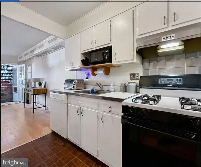 208 6th St SE in Washington, DC - Building Photo - Building Photo