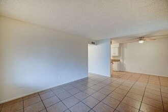 5736 N 68th Dr in Glendale, AZ - Building Photo - Building Photo